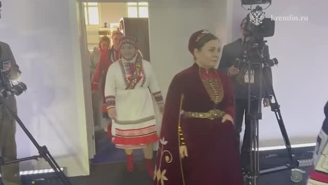 Скоро в ЦВЗ «Манеж» начнётся встреча В.Путина с представителями коренных малочисленных народов 30.04