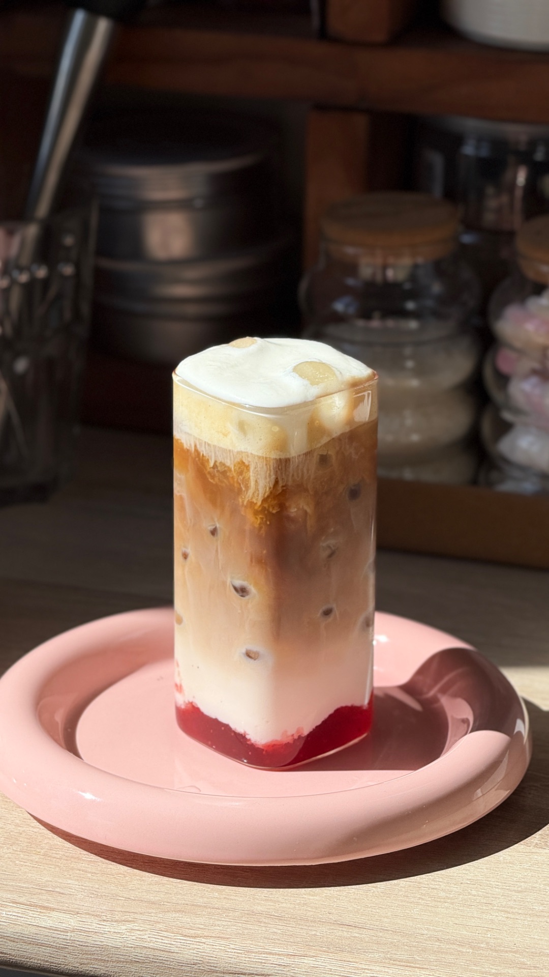 Айс-кофе с крем-чиз шапочкой 🍓