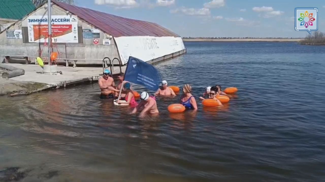 Заплыв в ледяной воде в поддержку людей, оказавшихся в ситуации бездомности, состоялся в Тюмени