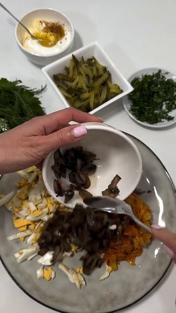 Вкуснейший салат, пальчики оближешь