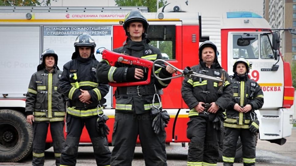 Петр Толстой поздравил сотрудников пожарной охраны с профессиональным праздником