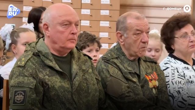 В Республиканской детской библиотеке открылась выставка лучших работ конкурса «Цветы Победы»