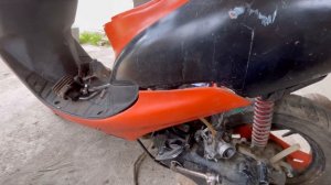 Honda Dio сломался. Снимаю зажигание и поршневую.