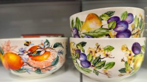 В Фикс прайс классные завалы посуды! Много новинок для кухни. Красивые тарелки, кружки, кастрюли.