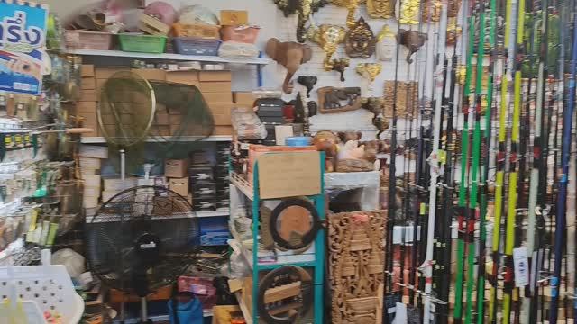 [Гл.26] Обзор с ценами магазина для Рыбалки на Банг Бао Юля поймала рыбу