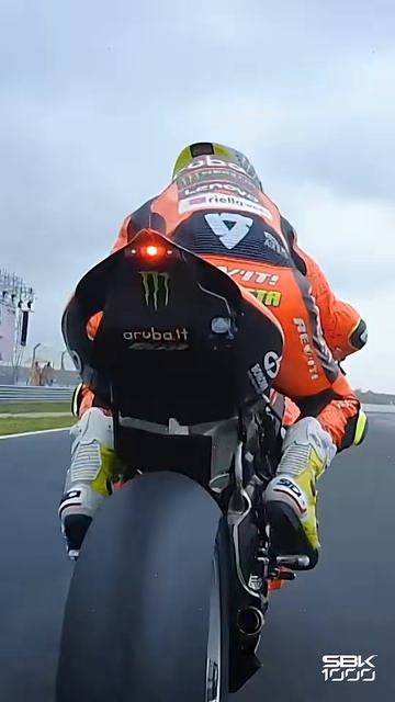 Топрак и Баутиста обходят Петруччи за второе место ✊ | WorldSBK Венгрия 2025 🇭🇺