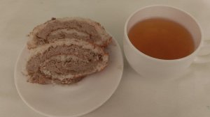 Творожный рулет с халвой