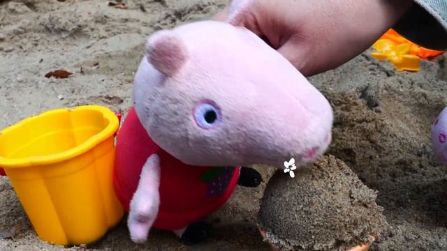 Свинка Пеппа и Джордж сделали озеро для кораблика!