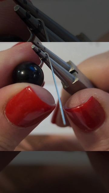 Как сделать красивую петлю на пине? #украшения #созданиеукрашений