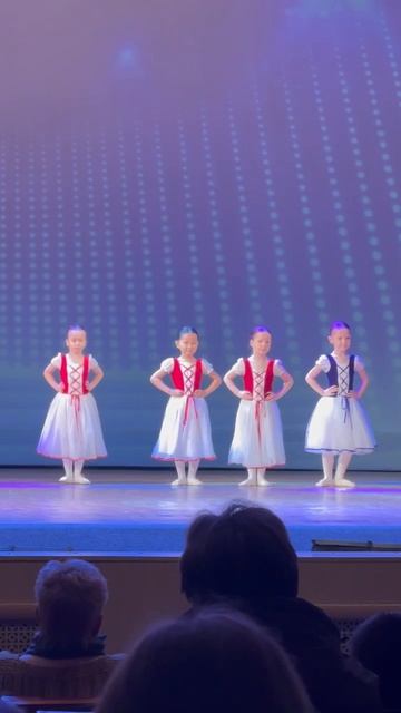 Выступаю с балетом Капелия 