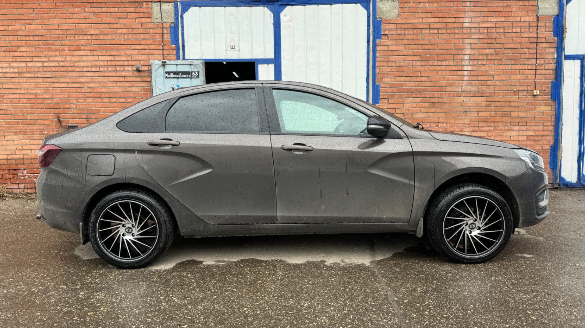 R17 колёса на Lada Vesta / ViP + Haida 205/50