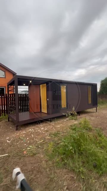 Почему на любой стройке сначала появляется бытовка?