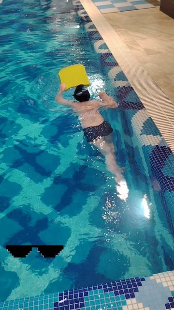 Плавание под крутую музыку