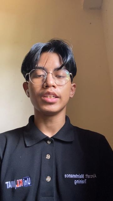 Михаил Лермонтов. Парус  — читает  Umarul Taufiq Bin Zaidiamri