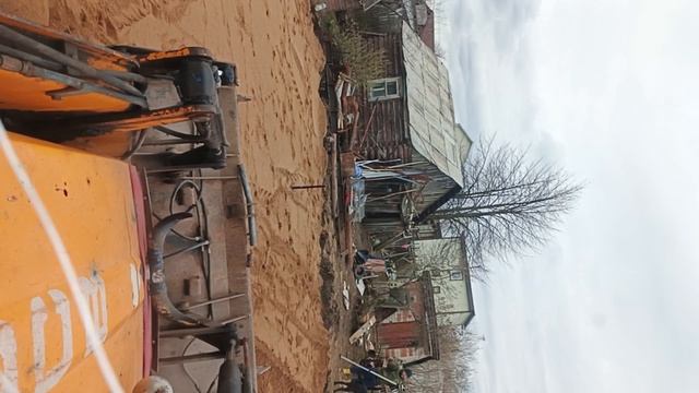 сегодня заказ, за Ярославль 🚜планировка участка 🏡#экскаватор #рек #ярославль #работа #JCB