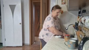 Продолжение. Воспоминания о детстве. Готовлю суп 🍜 Не судите строго.Картина,внучка нарисовала.