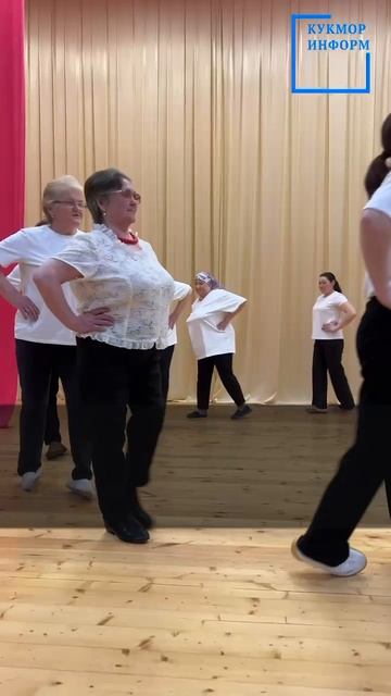 💃  Кто сказал, что в селе не занимаются фитнесом?