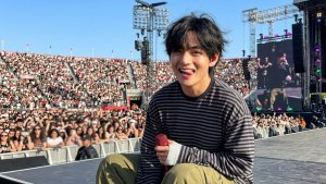 Тэхён покорил публику этим вирусным моментом во время саундчека BTS в 1-й день в Тампе.