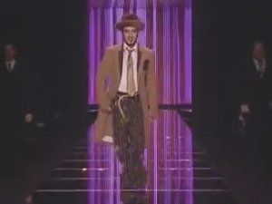 Показ женской коллекции John Galliano осень-зима 2004-2005