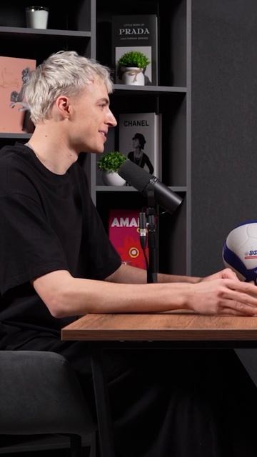 МАМА ПЛАКАЛА В АЭРОПОРТУ, КОГДА Я УЕЗЖАЛ В НОВОСИБИРСК Дима Лызик #shorts #лицаволейбола #волейбол