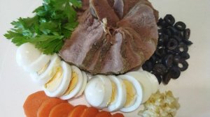 Деликатесное заливное из говяжьего языка