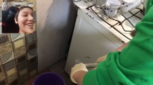 ПЕГА СТИРАЕТ ПОСУДУ В СТИРАЛЬНОЙ МАШИНКЕ | РЕАКЦИЯ