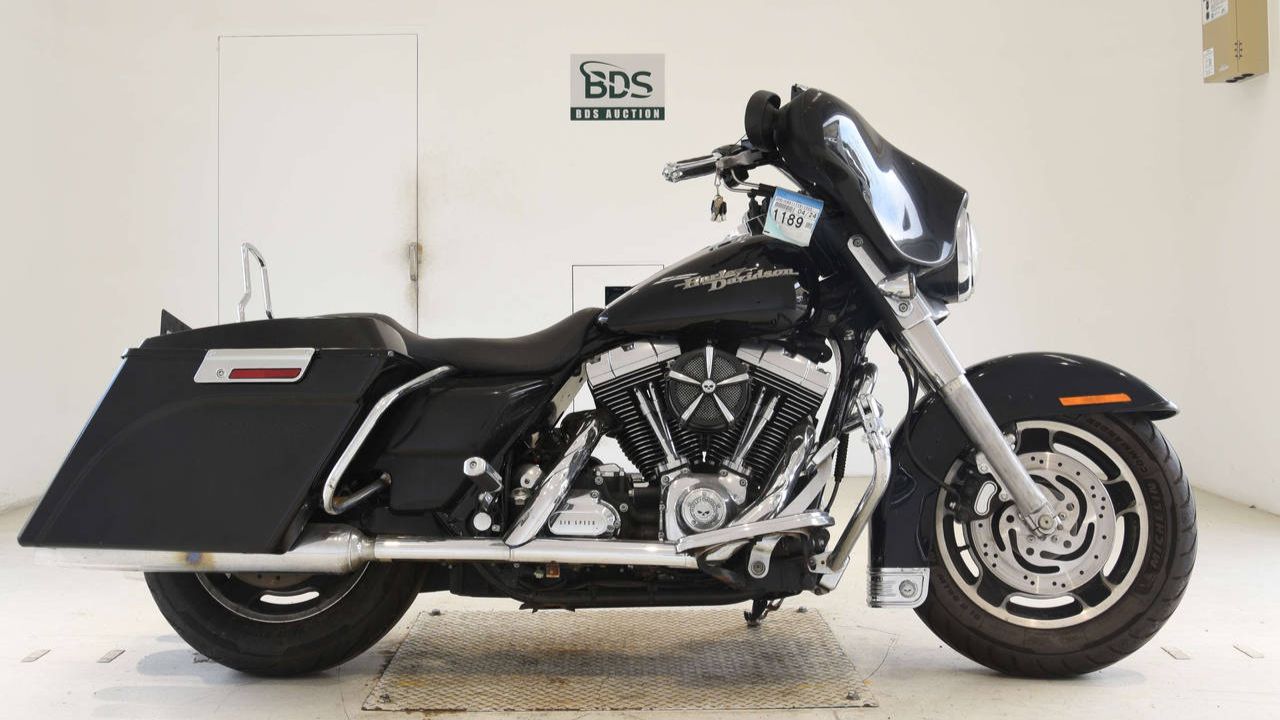 Harley-Davidson SREET GLIDE FLHX1690 - 5HD1KB4117Y611025