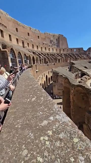 Если бы вы прямо сейчас могли отправиться в любое путешествие, в какое бы место поехали? ☀️