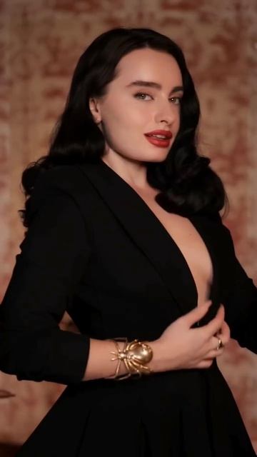 9dc7d93e4f5fe27aba0ab40fb24169e2_720w