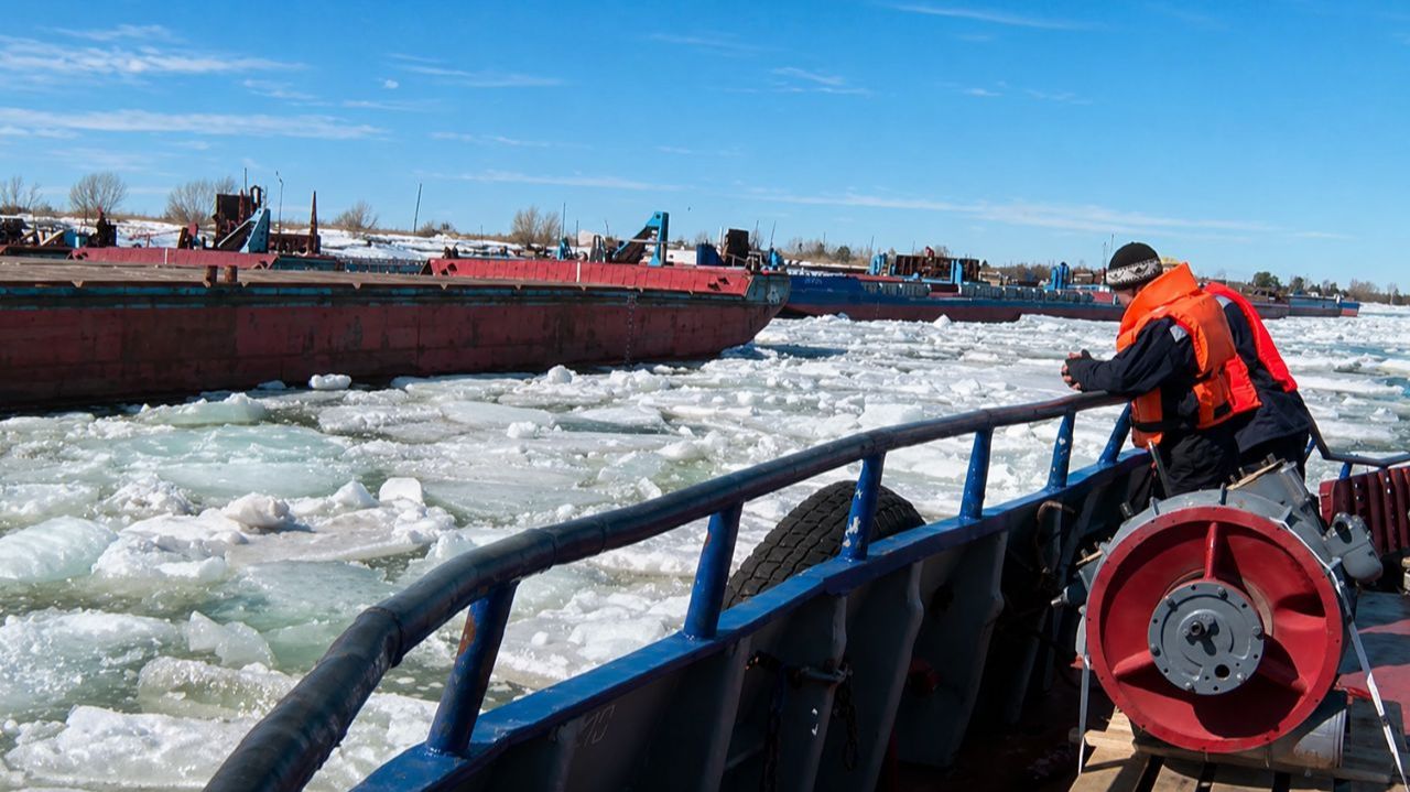 Как подготавливают речные суда к навигационному сезону в Сибири?