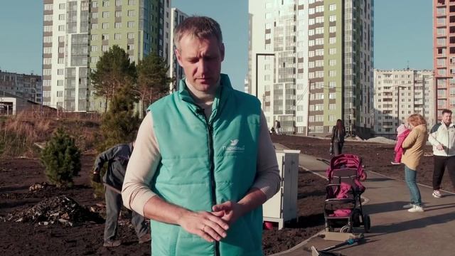 В ЖК «Парковый» прошла совместная высадка деревьев с жителями комплекса и застройщиком ГК