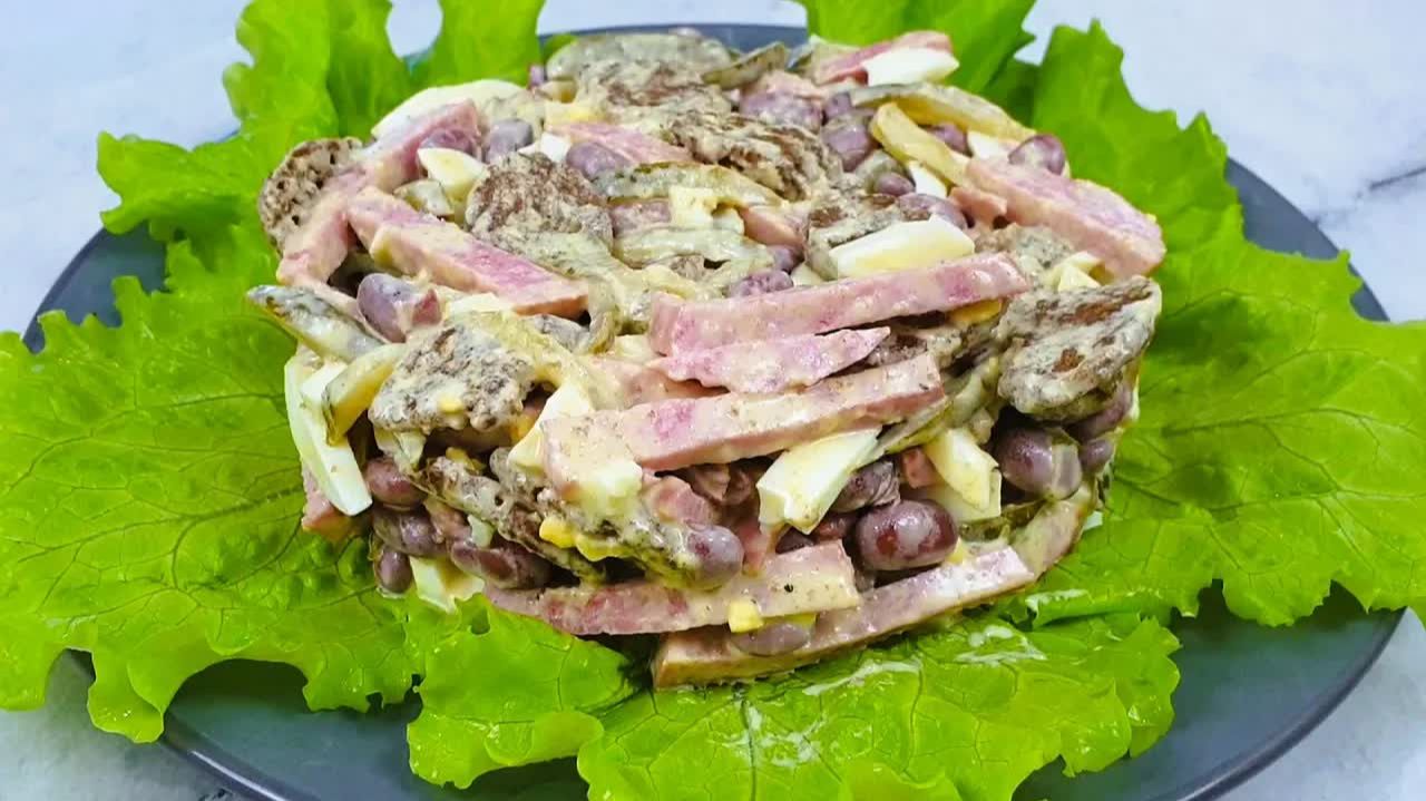 Ну очень вкусный салат за 5 минут! Все обалдели, когда попробовали. Быстро и просто