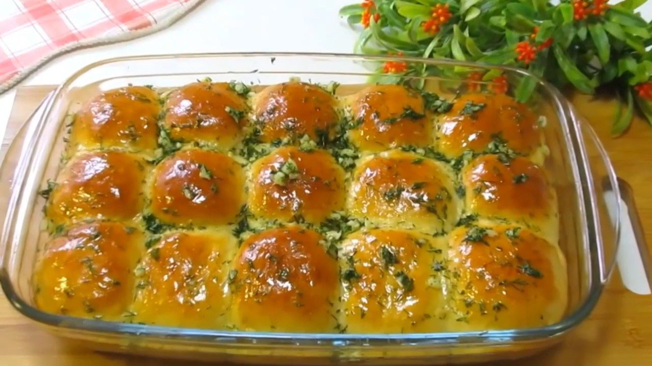 Этот аромат, этот вкус — мне знаком с самого детства! Пампушки с зеленью и чесноком… Взрыв вкуса!