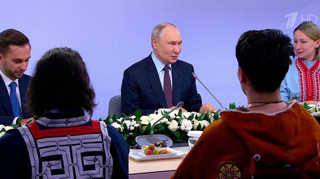 Все народы нашей страны должны чувствовать, что Россия - их общий дом, заявил Владимир Путин