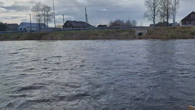 река Олонка весной