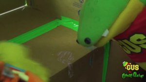 Gus the Gummy Gator Pretend Play Food Truck Ice Cream and Cooking in Kitchen Playhouse