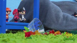 Pretend Play Gus the Gummy Gator Shrinks to Toy Size! Daddy can't find him Hide and Seek!!!