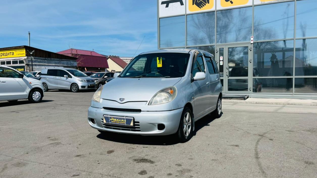 Toyota Funcargo, 2000 год