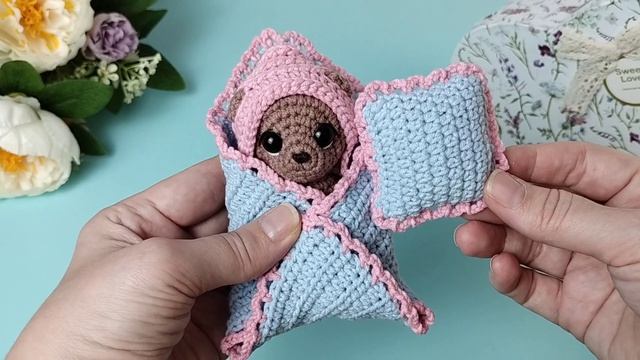 Готовые работы, вязаные игрушки Амигуруми, зайцы крючком
