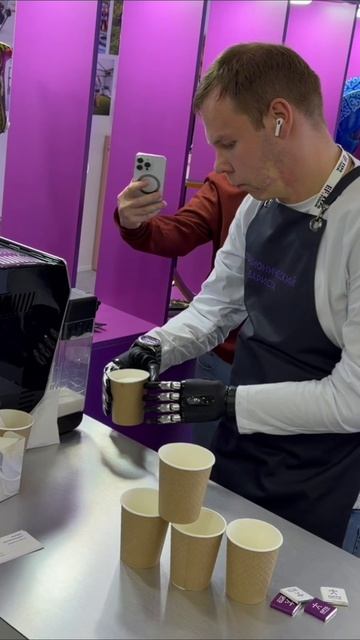 Кофе / Coffee  
#кофе #протез #инвалид #благодарность #мечта #счастье