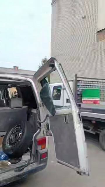 Облава ТЦК на стройке пошла не по плану. Работяги самоорганизовались и дали жесткий отпор 3