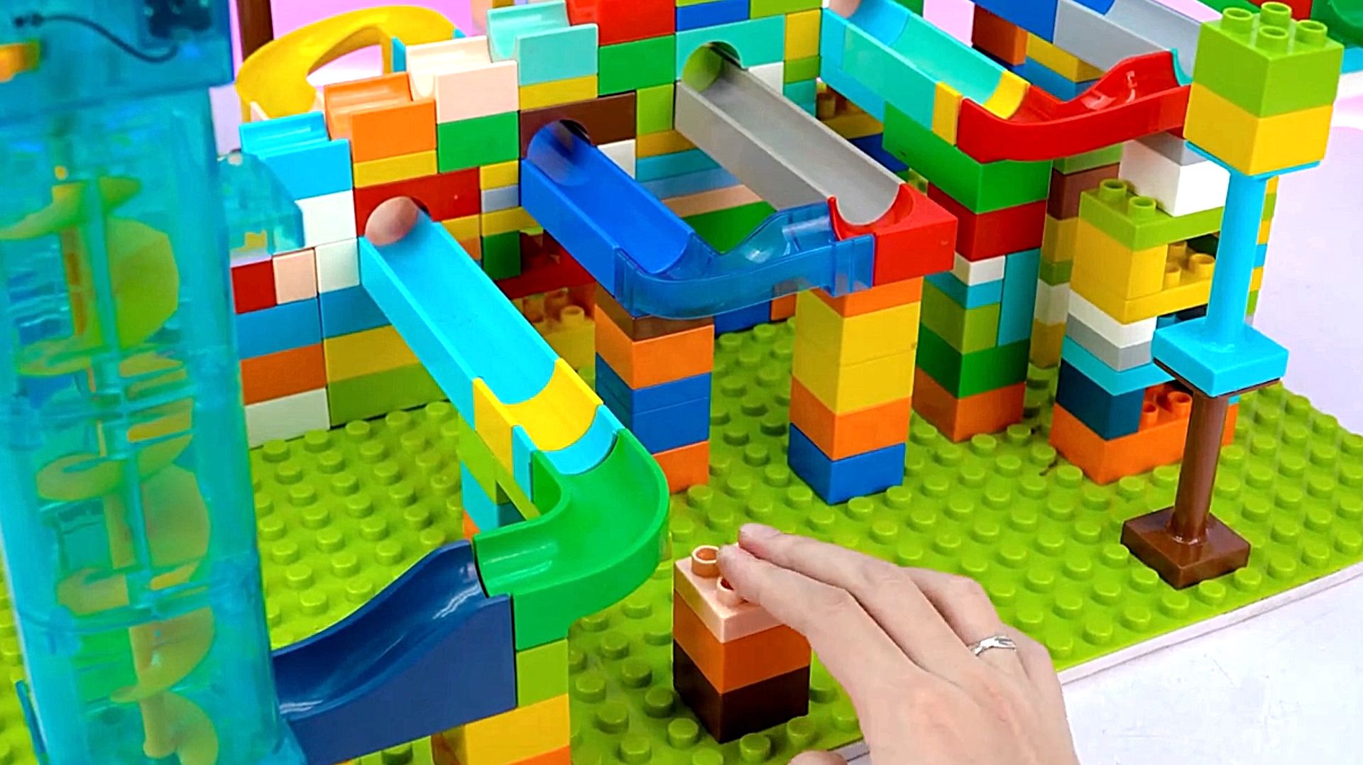 Развивающие игрушки. Игровые наборы Лего для развития детей.  Для малышей мультики. Игры для детей