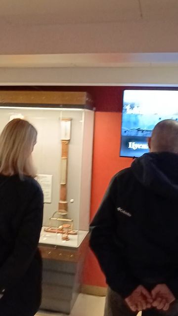 Видео обзоры на палубе Крейсера Аврора, и внутри Крейсера Аврора.