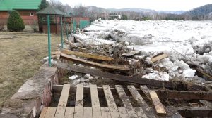 ЛЕДОХОД НА МАНЕ ПОВРЕДИЛ НАБЕРЕЖНЫЕ ПОСЕЛКОВ
