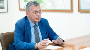 Заместитель гендиректора – руководитель регионального департамента ВГТРК Рифат Сабитов отмечает 70