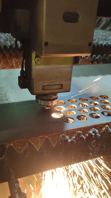 Лазерная резка Ст3