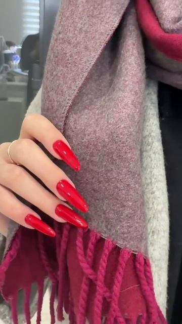 Алые ногти