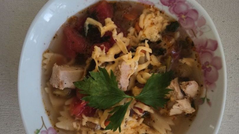 Питательный минестроне с макаронами