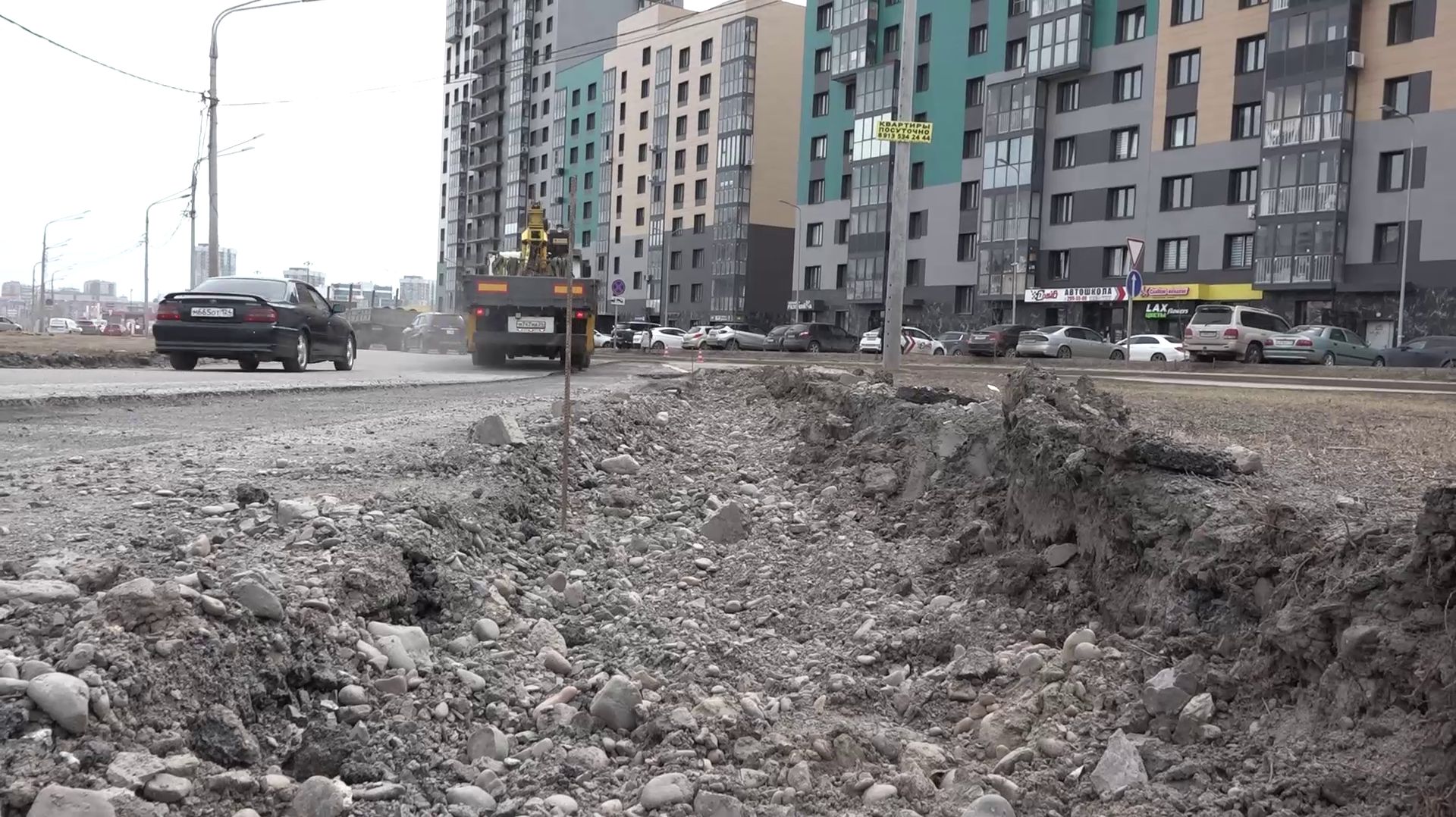 КРАСНОЯРСКИЙ МЭР ПОСЕТИЛ ЛАБОРАТОРИЮ УДИБ И ОЦЕНИЛ СТАРТ ДОРОЖНЫХ РАБОТ