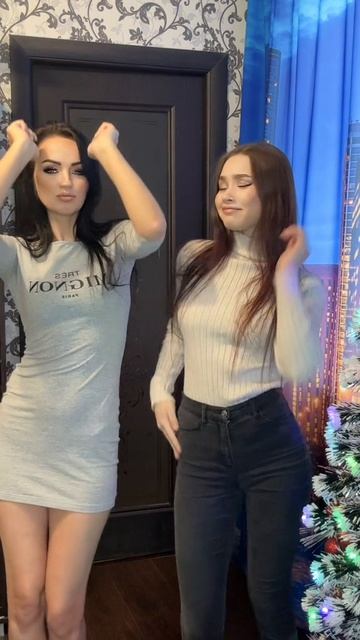 мать и дочь.